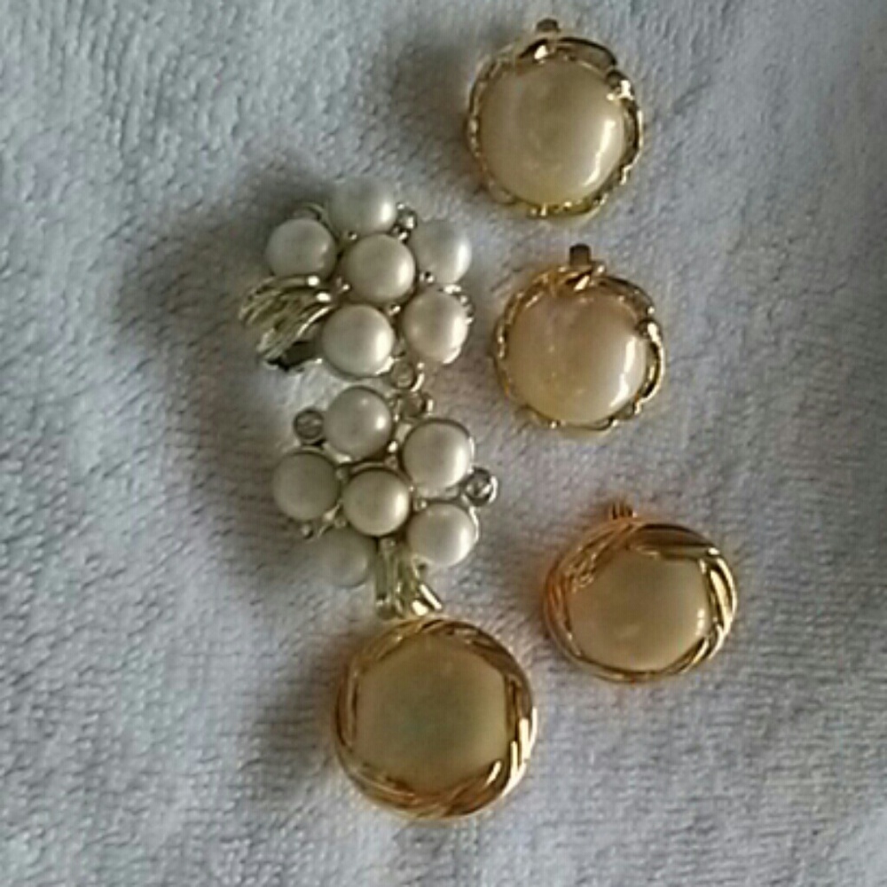Three pairs if vintage clip on earrings